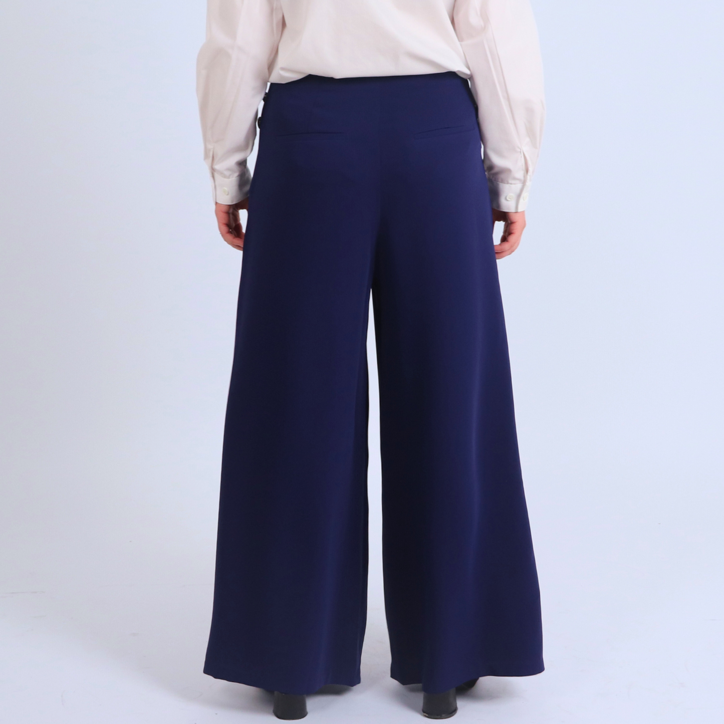 Pantalon bleu large taille haute Leadership Aura, style corporate chic et mode modeste haut de gamme