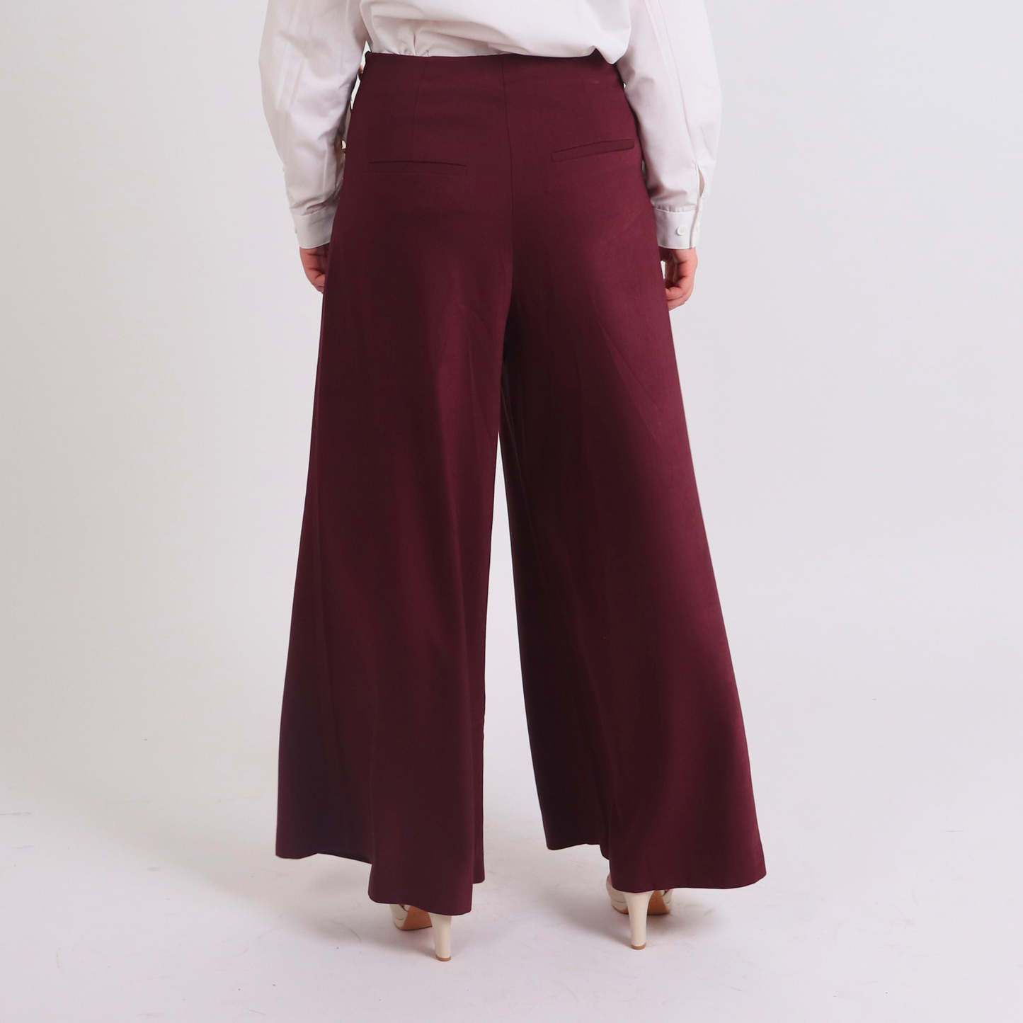 Pantalon bordeaux large taille haute KPI Aura, pièce corporate chic et mode modeste haut de gamme