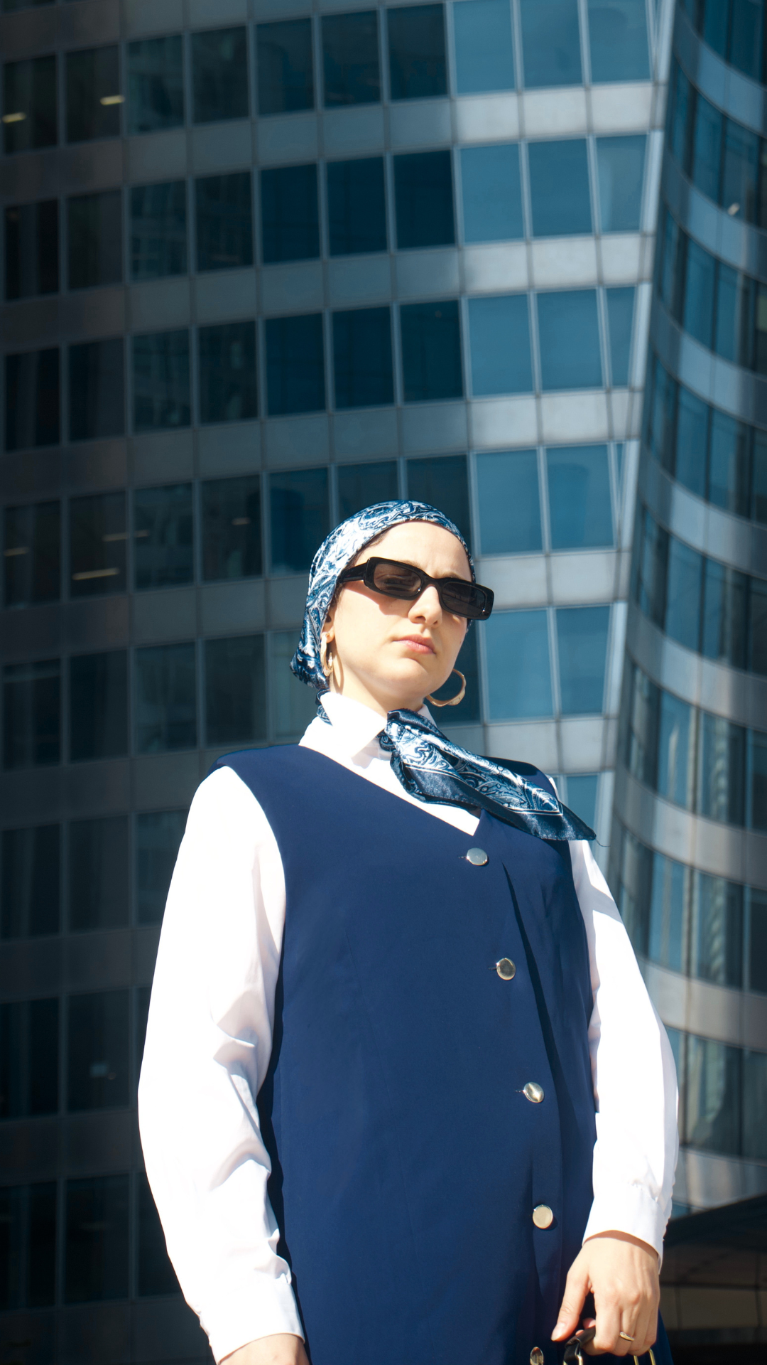 Vision Aura : liberté, élégance et foi pour la femme professionnelle