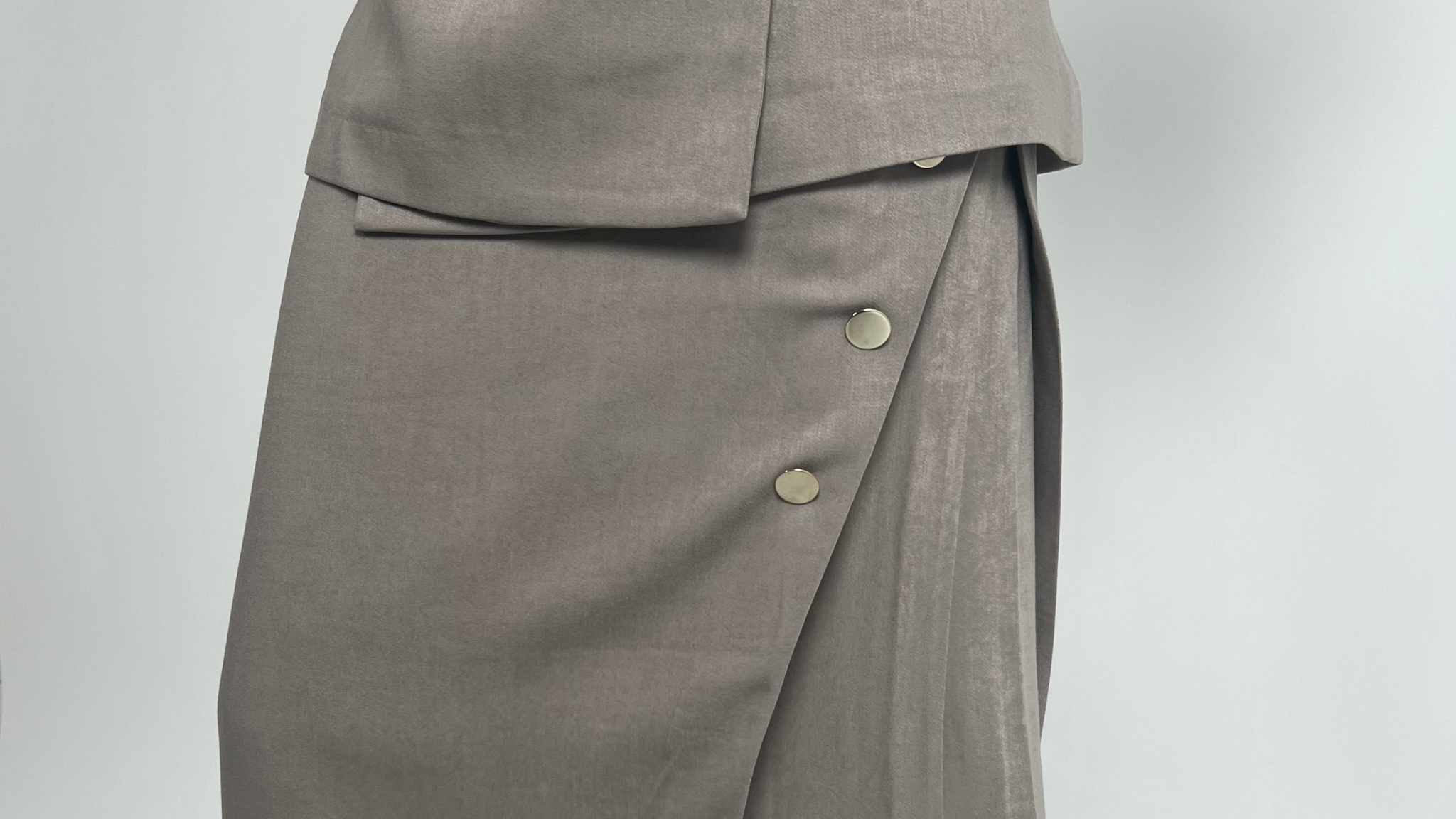 Portrait des fondatrices Aura, créatrices de la première marque de corporate modest fashion haut de gamme