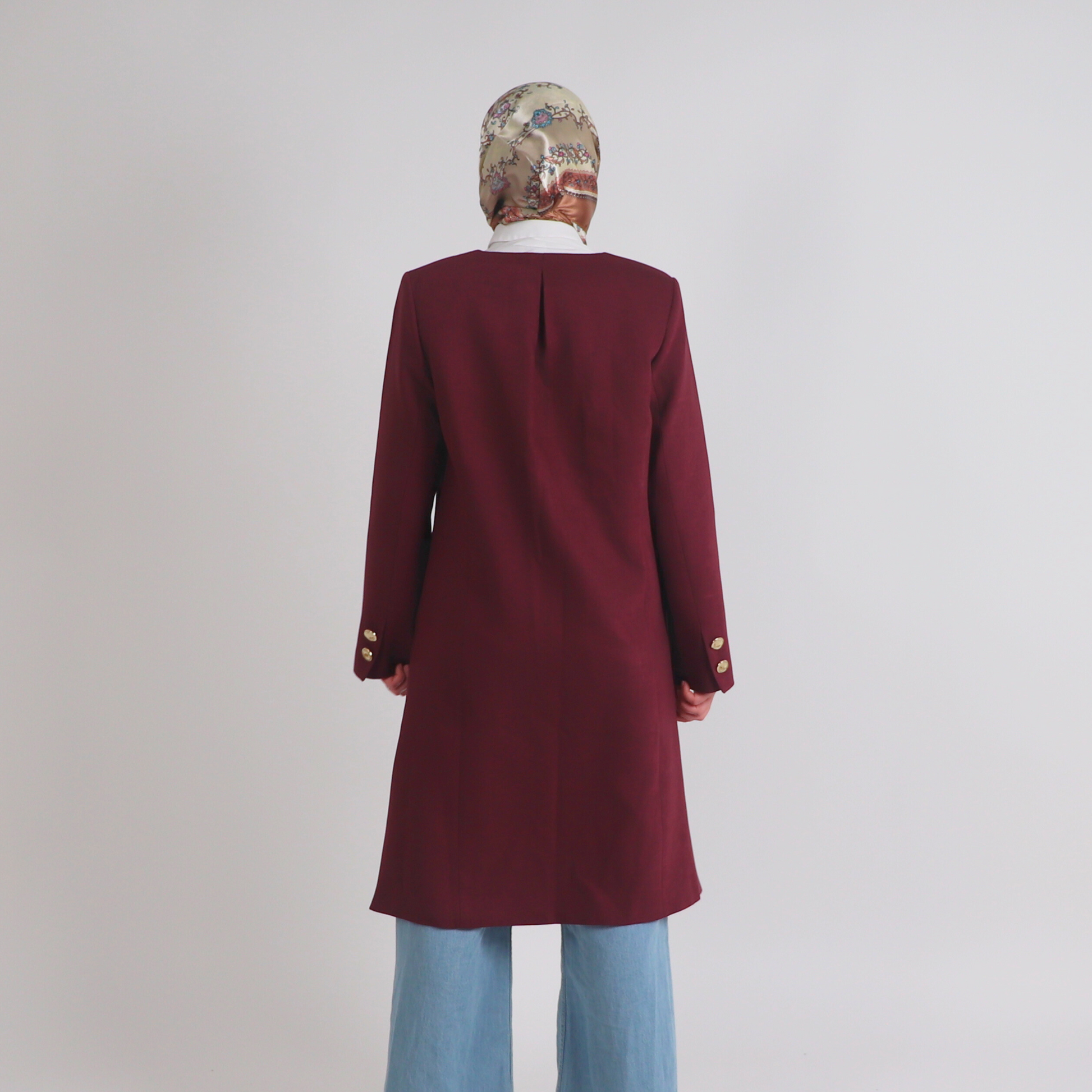 Blazer long KPI bordeaux avec manches Aura, veste professionnelle élégante de mode modeste premium
